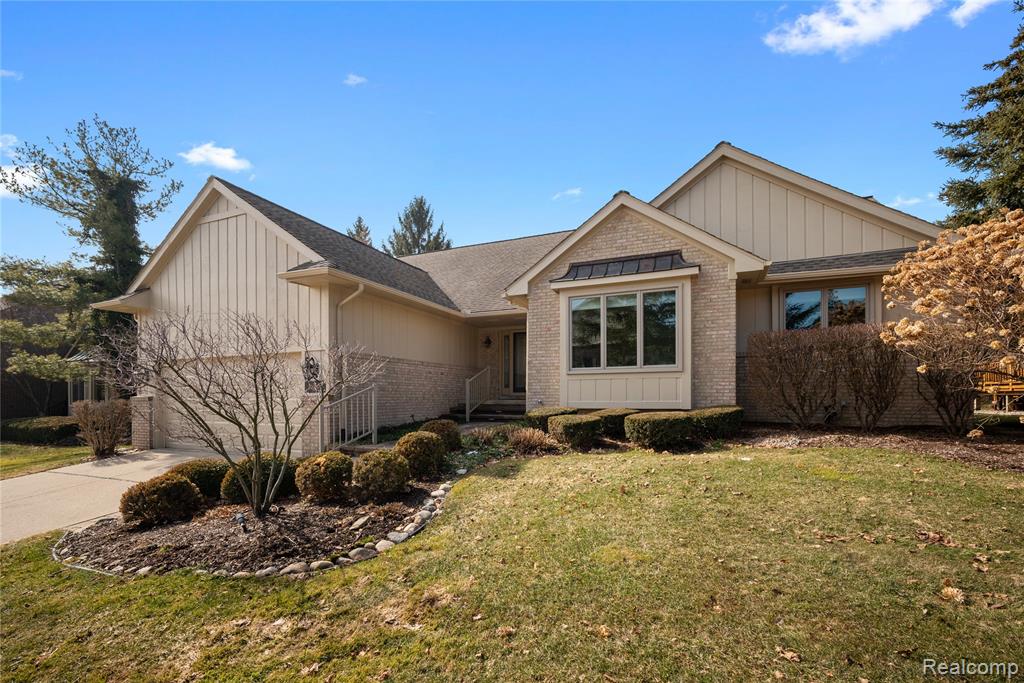 16807 Country Knoll Drive, Northville, MI 48168 — front exterior