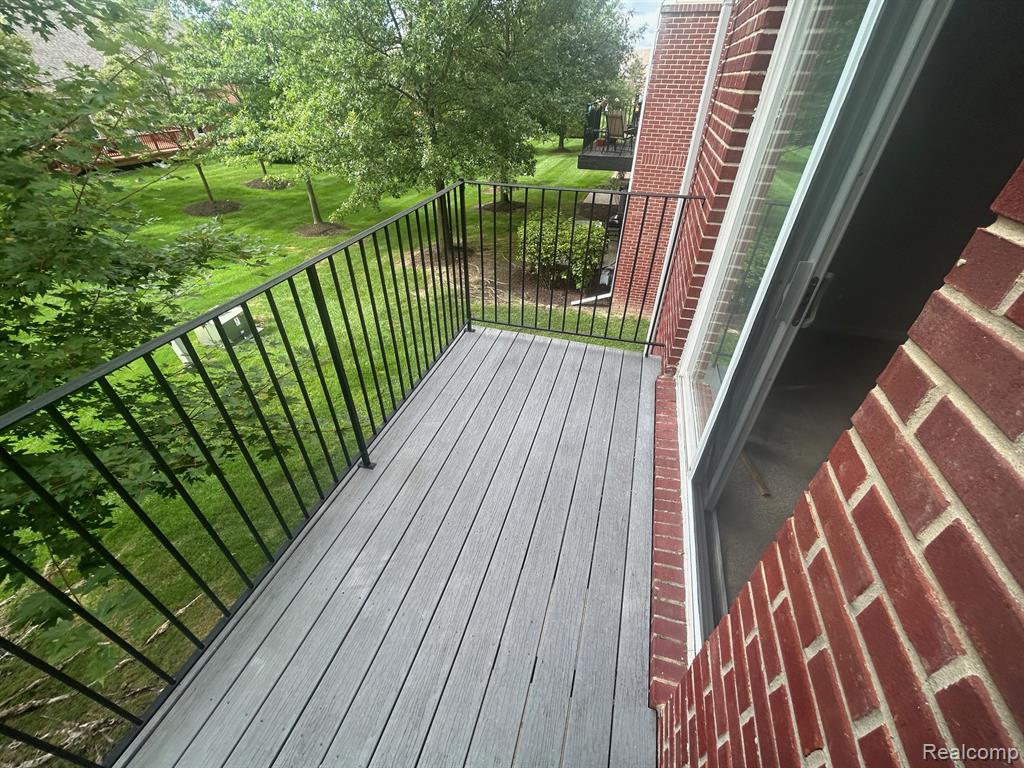 674 CHERRY ORCHARD Road, Canton, MI 48188 — Photo 32