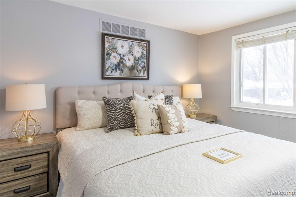 41870 Winter Court, Canton, MI 48187 — Photo 32