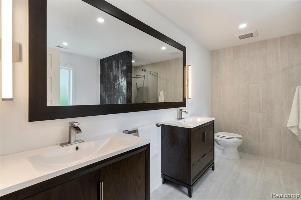 41416 Justin Drive Drive, Clinton Twp, MI 48038 — Photo 16