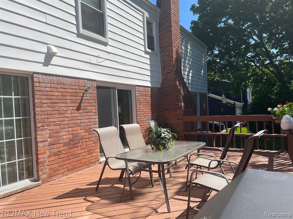 5250 Hardwoods Drive, West Bloomfield, MI 48323 — Photo 30
