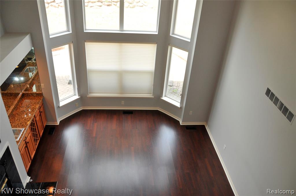 5444 BUELL Drive, Commerce Twp, MI 48382 — Photo 13
