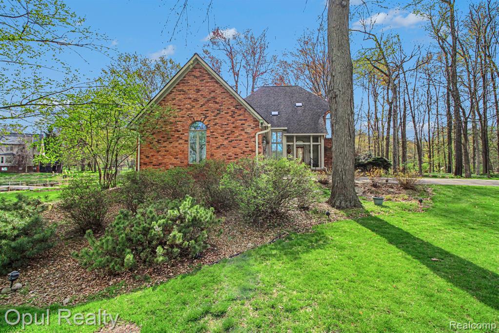 3575 Clark Circle, Commerce Twp, MI 48382 — Photo 10