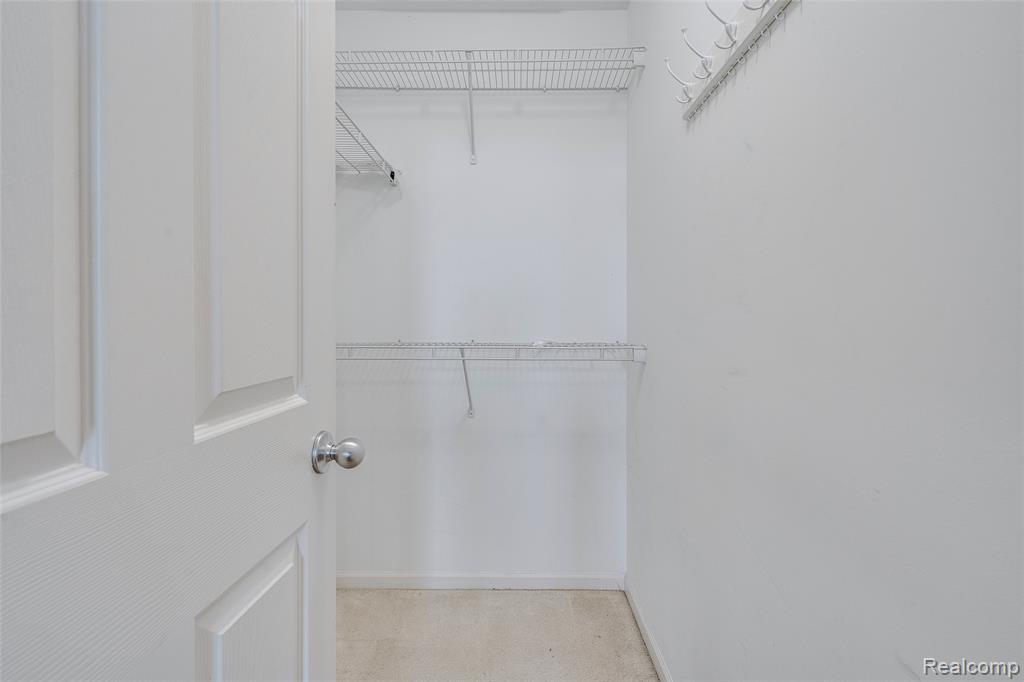 454 Old Pine Way, Walled Lake, MI 48390 — Photo 33