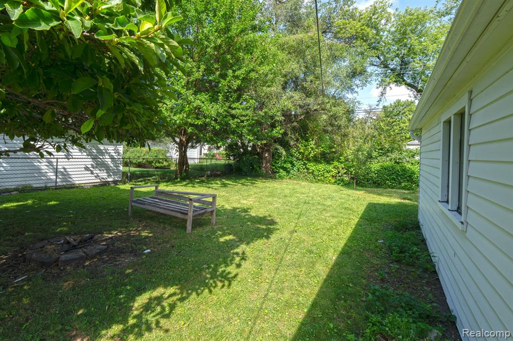 8862 OPORTO Street, Livonia, MI 48150 — Photo 26
