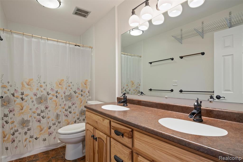 1724 Grove Road, 301, Ypsilanti, MI 48198 — Photo 22