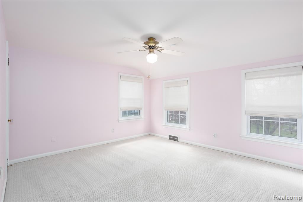 4 DUXBURY Lane, Dearborn, MI 48120 — Photo 20
