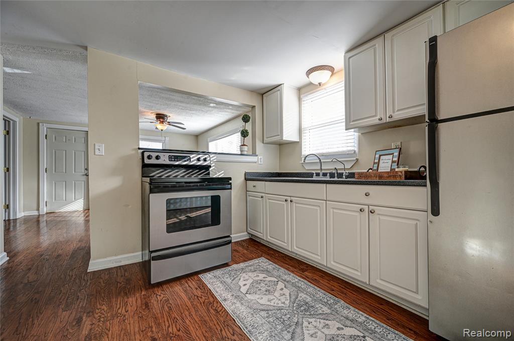 969 Dunreath Street, Walled Lake, MI 48390 — Photo 8