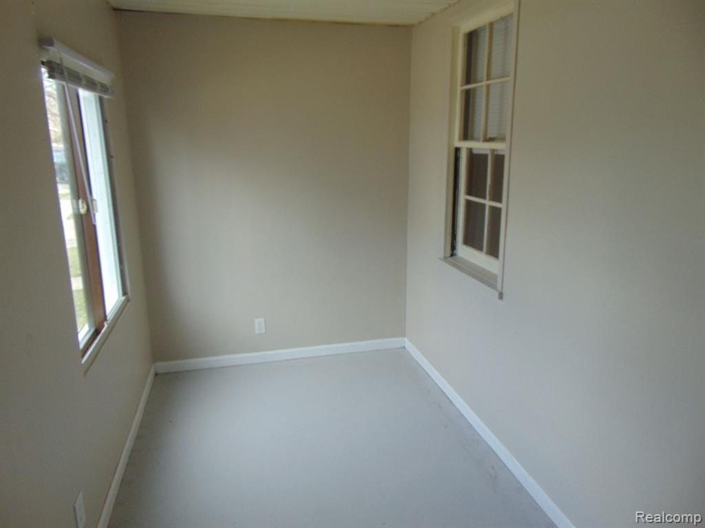 8454 SHERMAN Avenue, Warren, MI 48089 — Photo 2