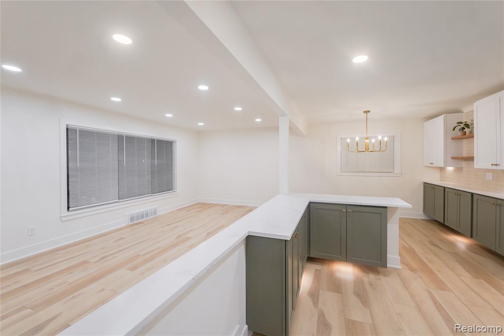 21930 Marlow Street, Oak Park, MI 48237 — Photo 20