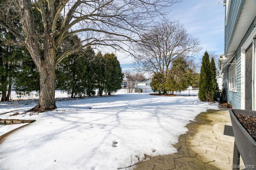 4929 Danbury Drive, Troy, MI 48085 — Photo 30