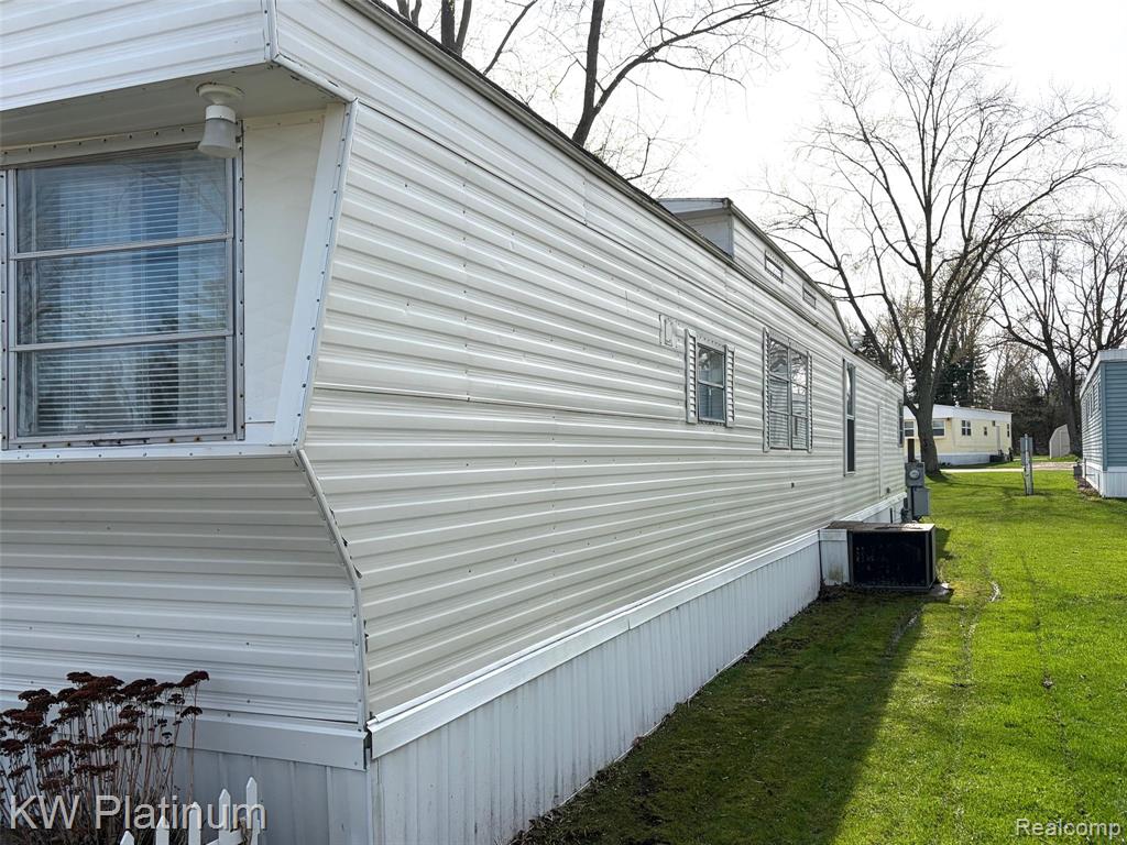 50 Mack Ave, 71, Marysville, MI 48040 — Photo 3