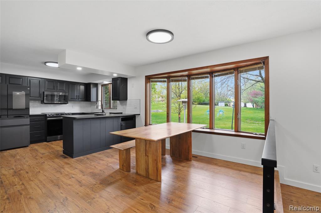 11221 Meadowood Drive, Brighton, MI 48114 — Photo 15