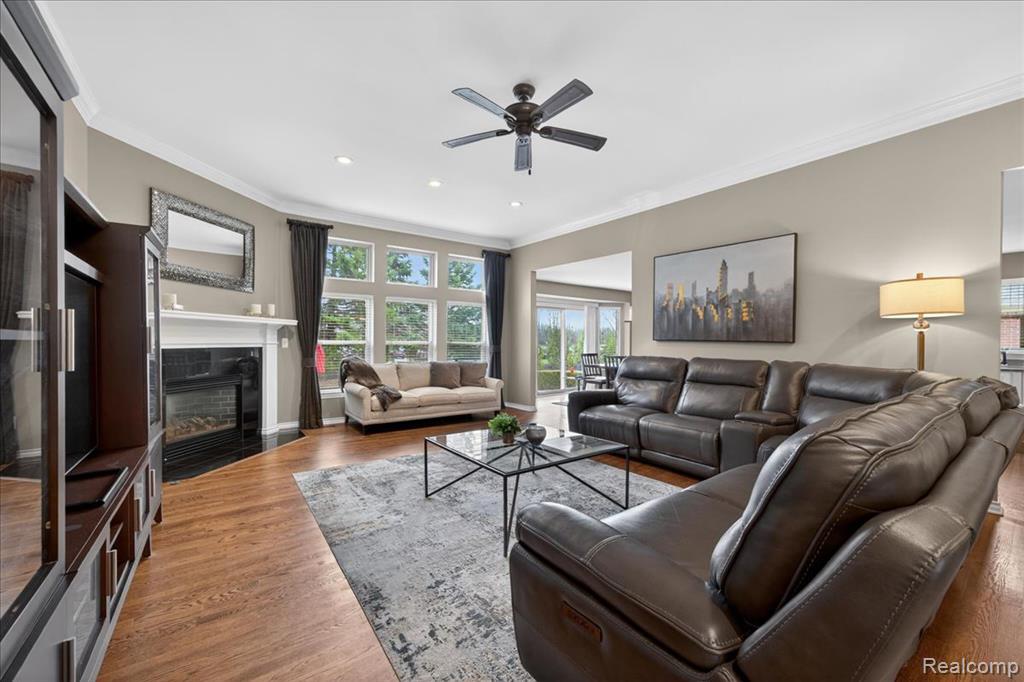 20196 Huron Drive, Clinton Twp, MI 48038 — Photo 6