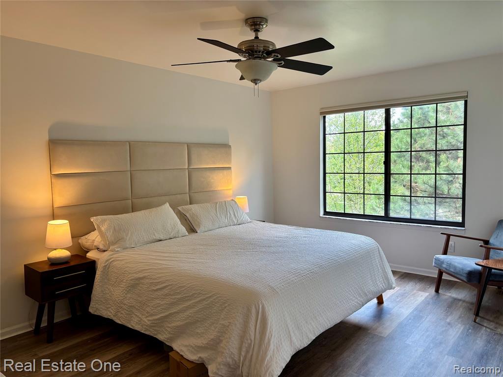 66 Meadow Wood Drive, Rochester Hills, MI 48307 — Photo 12