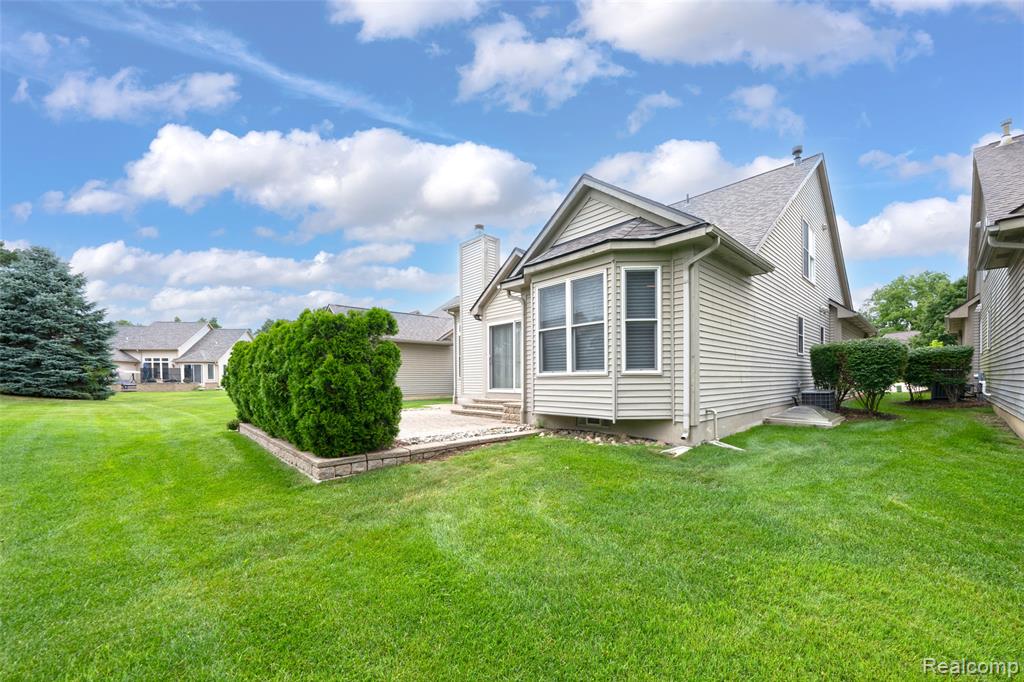 5729 Windspirit Court, 36, Waterford, MI 48327 — Photo 36