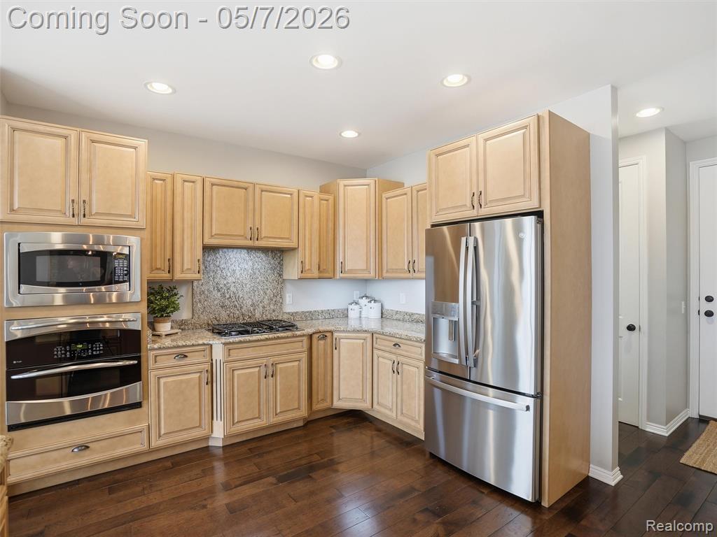 13435 Lake Shore Drive, Fenton, MI 48430 — Photo 14
