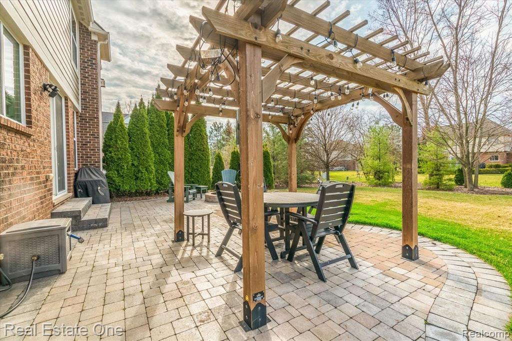 48025 E OXFORD Court, Canton, MI 48187 — Photo 16