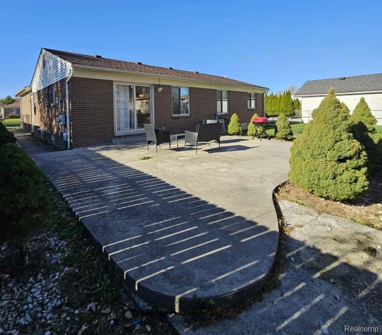 42116 Ehrke Drive, Clinton Twp, MI 48038 — Photo 4