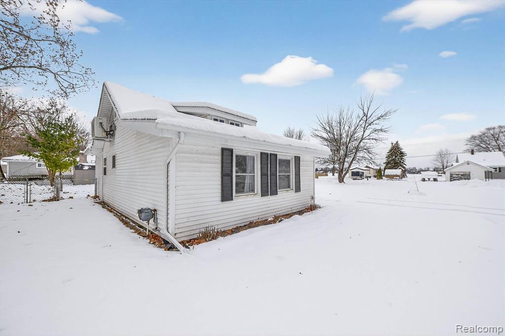 2754 Fishermans Drive, Highland, MI 48356 — Photo 2