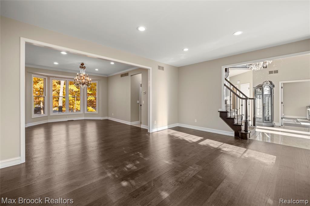 6986 Crosswell Drive, West Bloomfield, MI — Photo 9