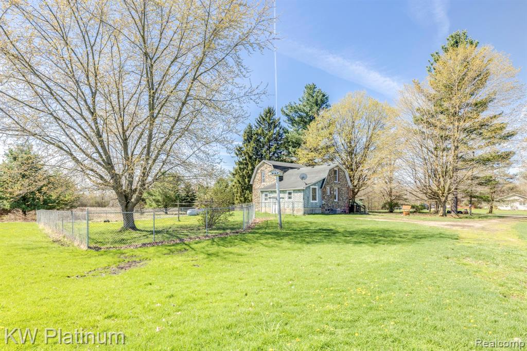 6674 Welch Road, Brockway, MI 48097 — Photo 24