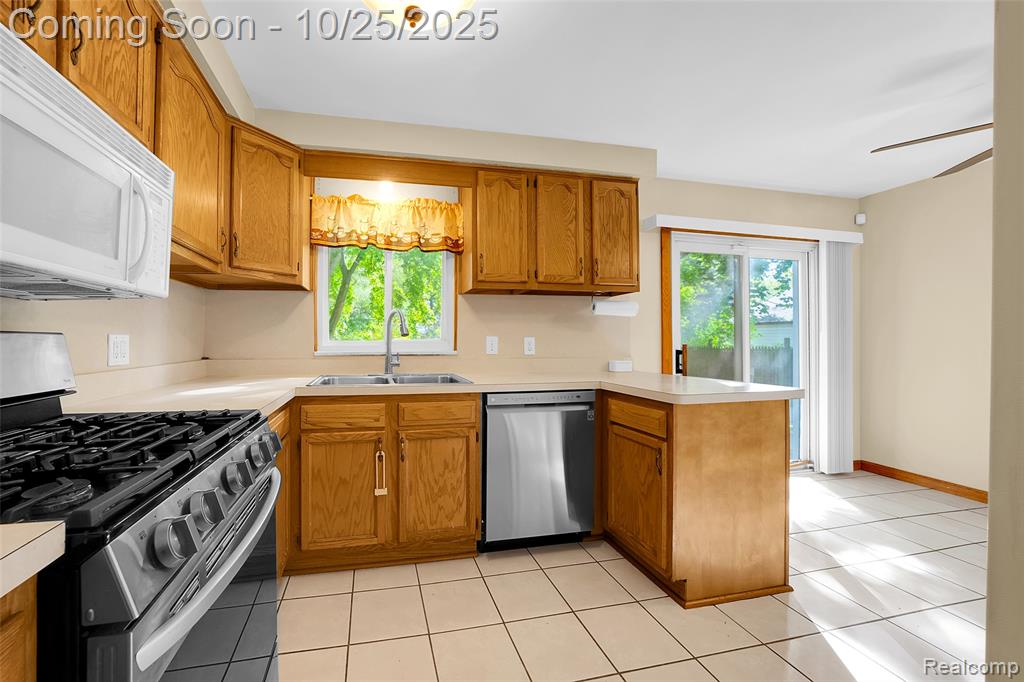 4073 Silver Birch Drive, Waterford, MI 48329 — Photo 17