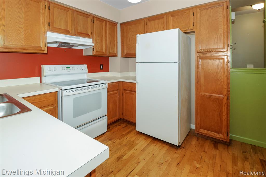 43547 YORKVILLE Drive, Canton, MI 48188 — Photo 5