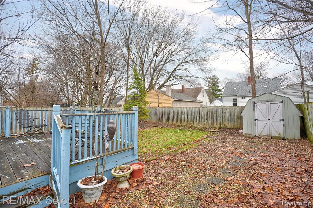 945 Salisbury Avenue, Flint, MI 48532 — Photo 5