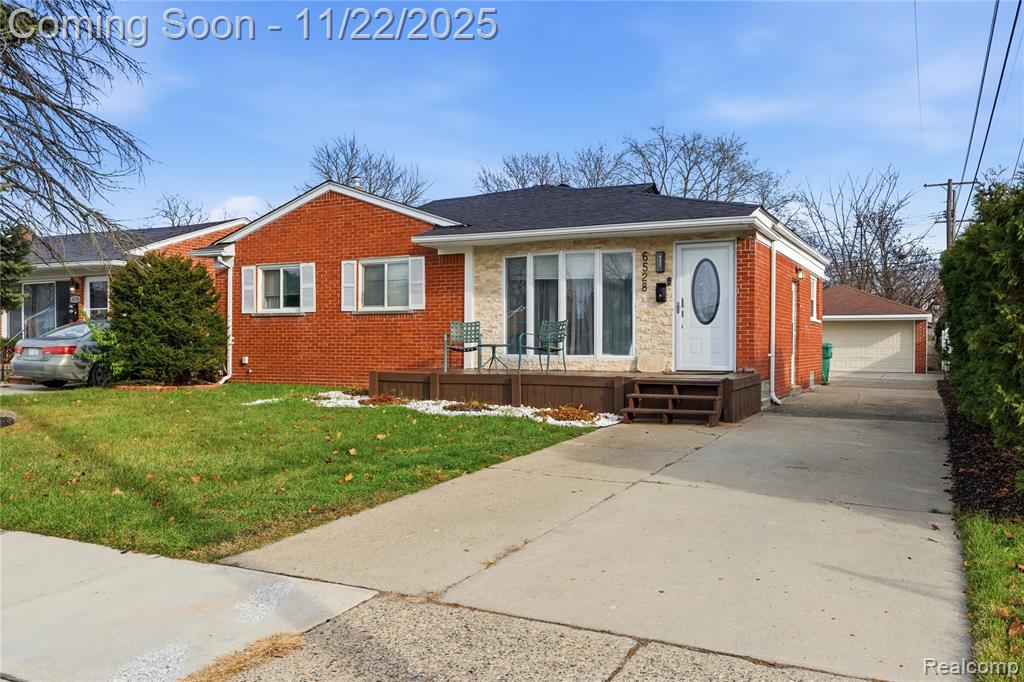 6528 Sterling Court, Garden City, MI — front exterior
