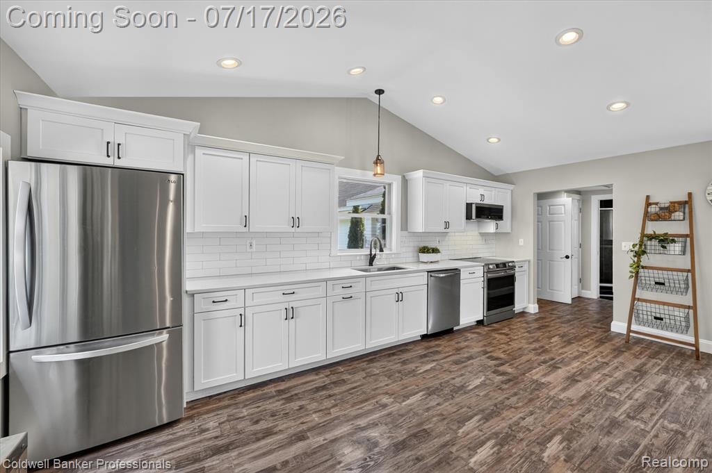 43 Hartley Street, Lapeer, MI 48446 — Photo 2