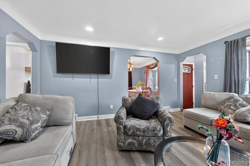 21211 Newcastle Road, Harper Woods, MI 48225 — Photo 9