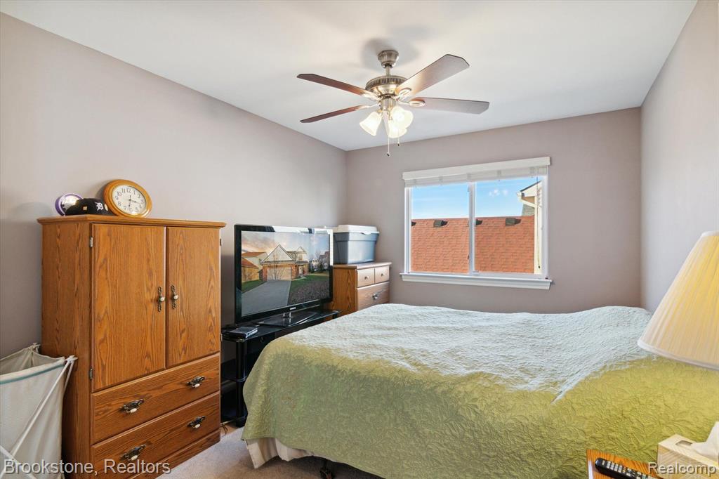 712 SUPERIOR Parkway, Westland, MI — Photo 24
