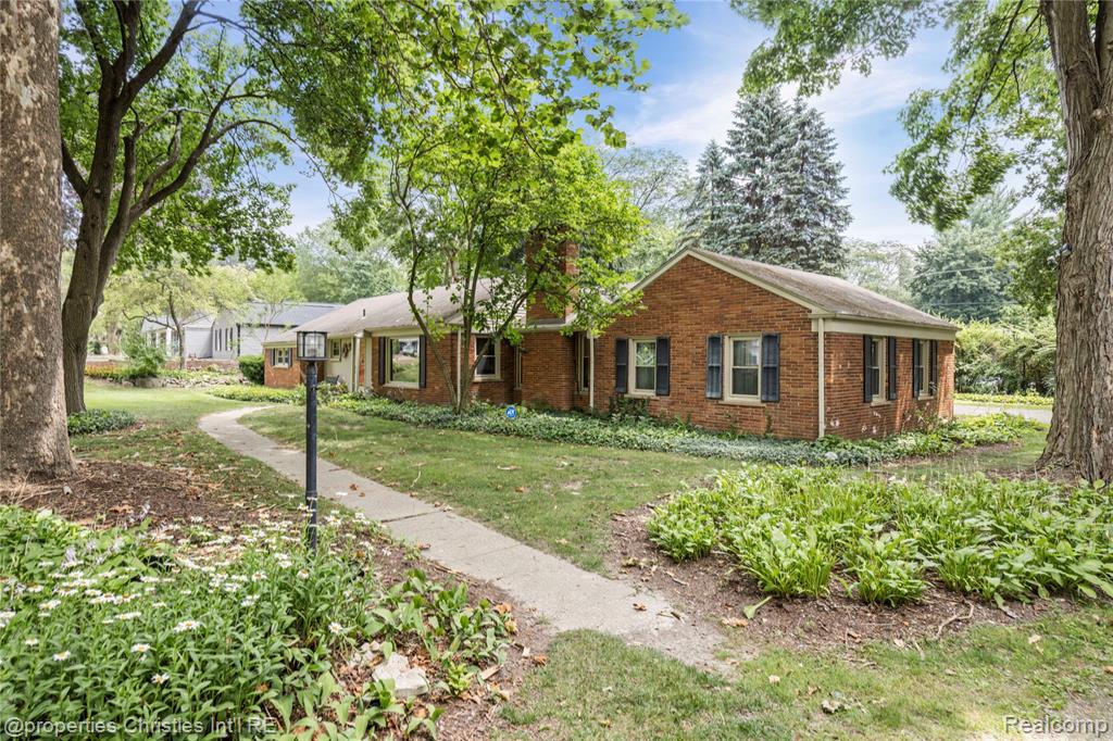 6391 Wing Lake Road, Bloomfield Hills, MI 48301 — Photo 3