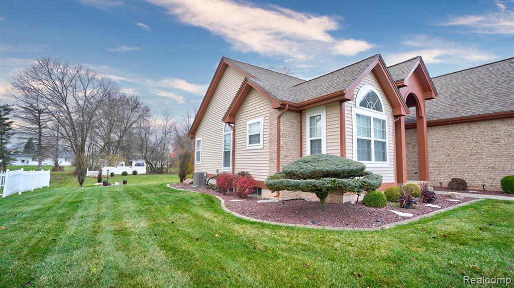 5077 PRESTONWOOD Lane, Flushing, MI 48433 — Photo 7