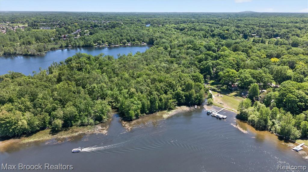 VAC Four Lakes Drive, South Lyon, MI 48178 — Photo 8