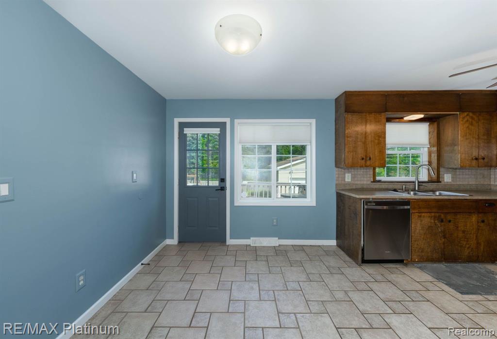 303 BRISTOL Street S, Almont, MI 48003 — Photo 15