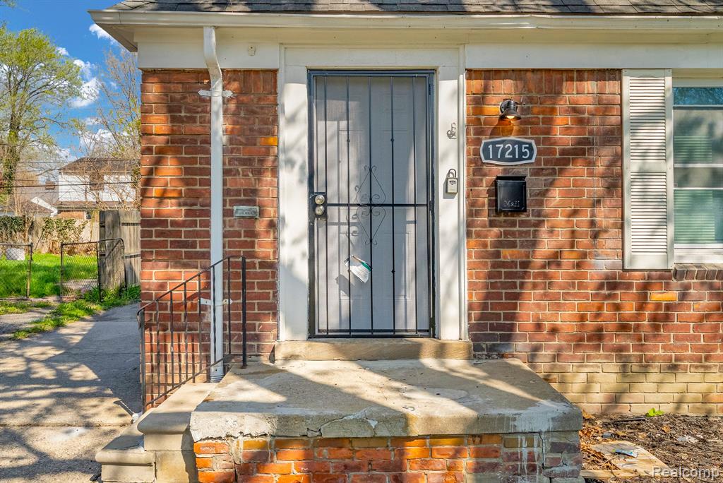 17215 and 17219 Sioux Street, Detroit, MI 48224 — Photo 4