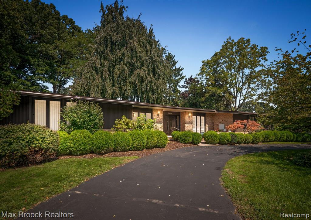 7448 STONY RIVER Court, Bloomfield Hills, MI 48301 — front exterior