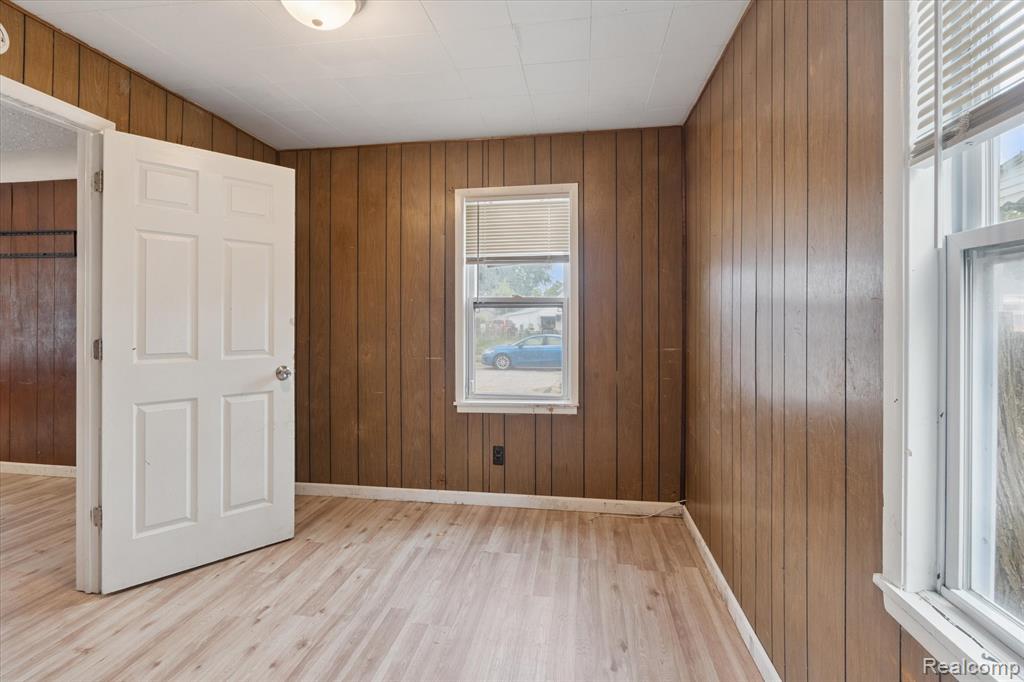 7028 PACKARD Avenue, Warren, MI 48091 — Photo 12