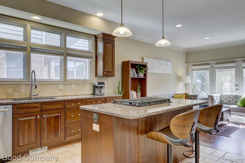 721 S Kenwood Avenue, Royal Oak, MI 48067 — Photo 12