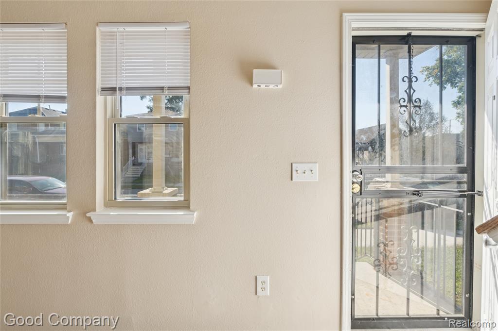 5121 Yemans Street, Hamtramck, MI 48212 — Photo 6