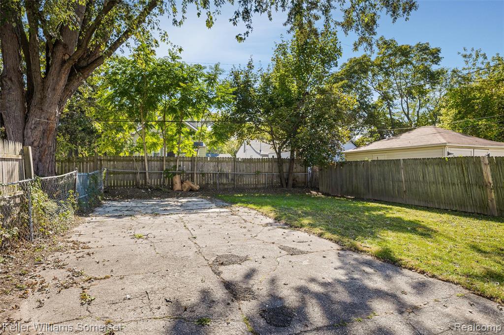 8082 Packard Avenue, Warren, MI 48089 — Photo 17