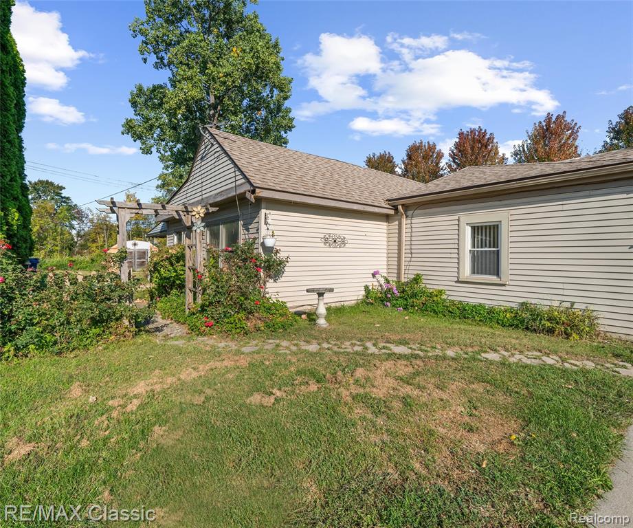 2185 Oakview Drive, Canton, MI 48187 — Photo 8