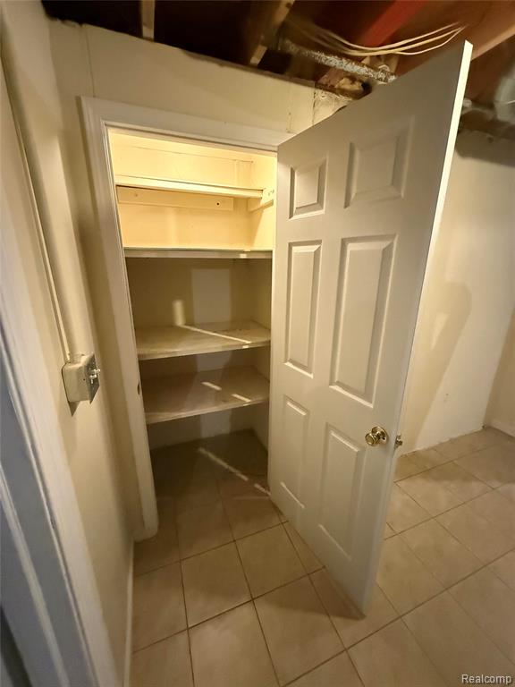 21629 Knights Lane, Trenton, MI 48183 — Photo 52