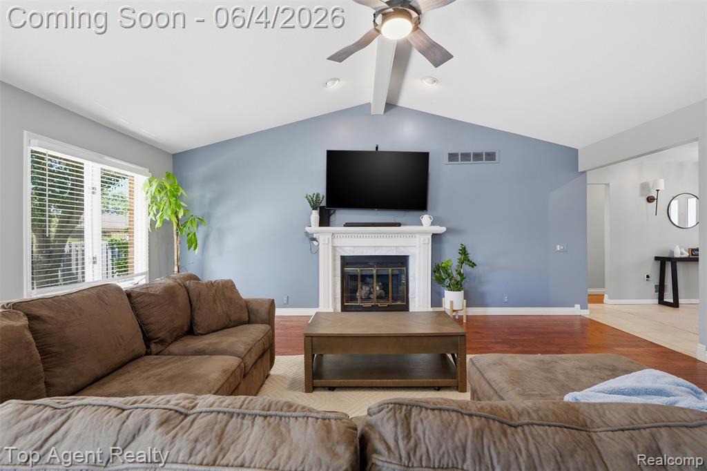 46519 Donahue Avenue, Macomb, MI 48044 — Photo 8
