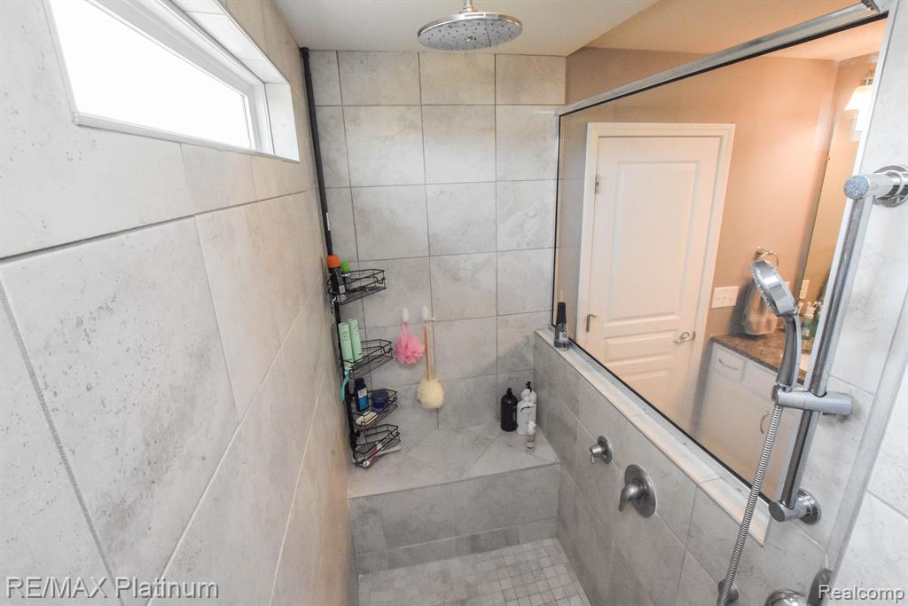 29914 BRAEBURN, New Hudson, MI 48165 — Photo 43