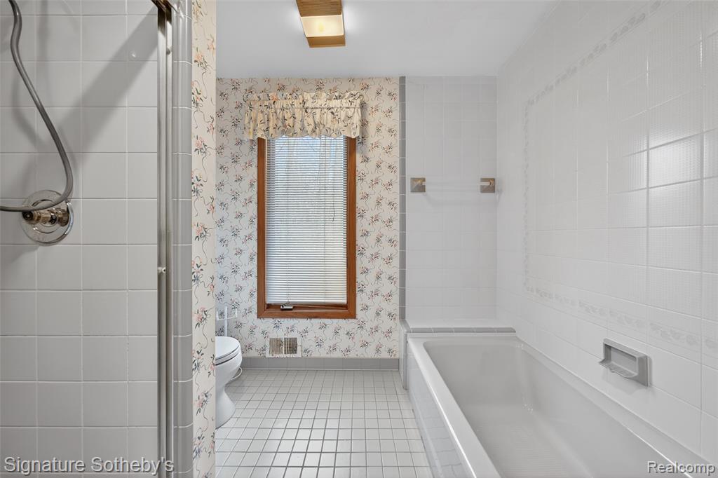 2131 Birchwood Way, Bloomfield Hills, MI 48302 — Photo 40