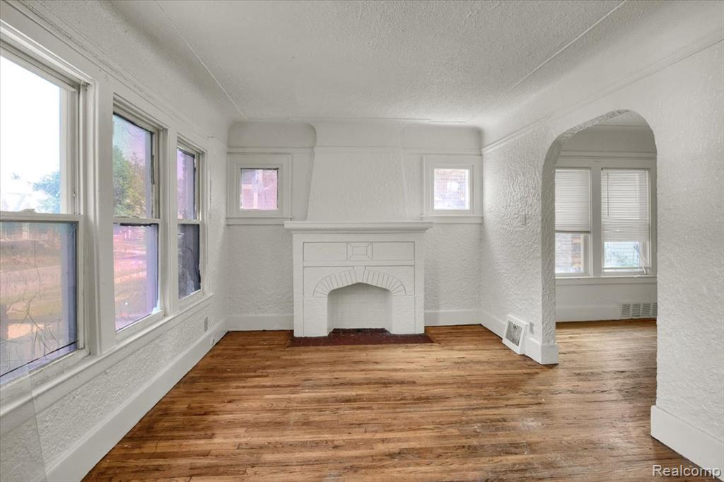 8335 Wisconsin Street, Detroit, MI 48204 — Photo 9