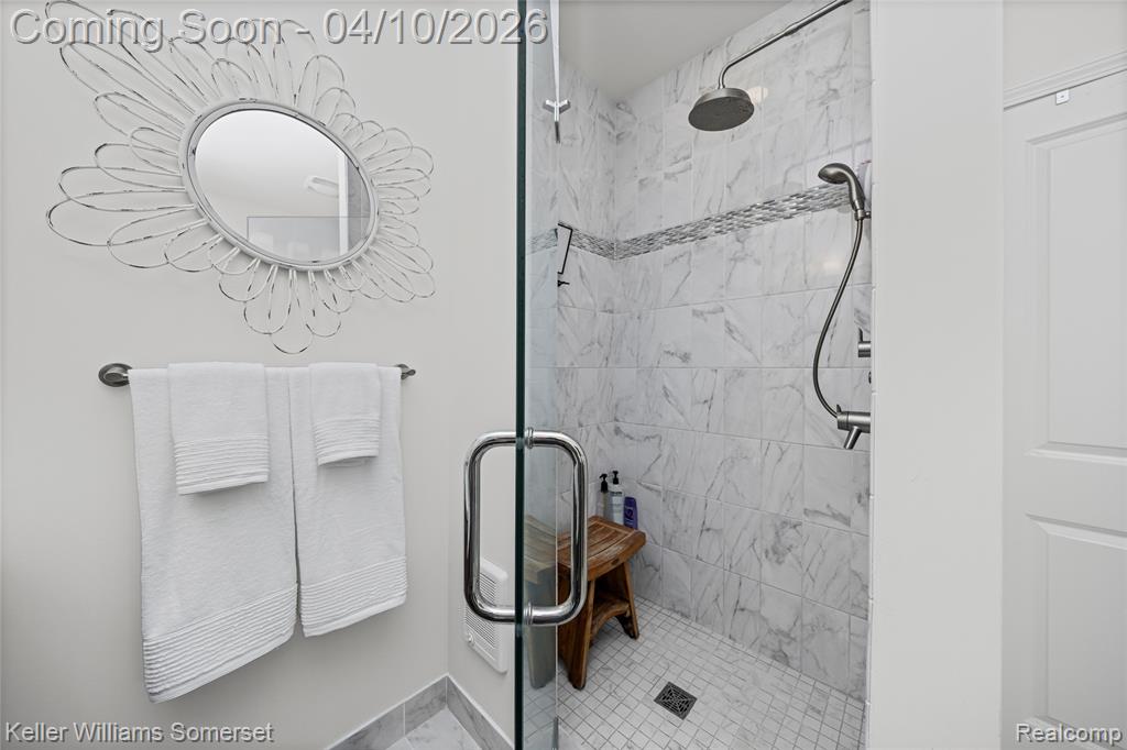 70 Lakeview Drive, Oxford, MI 48370 — Photo 31